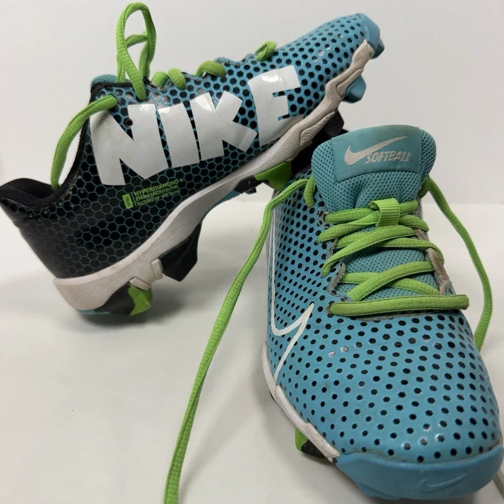 Nike lace up
